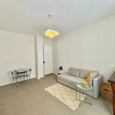 Apartment Cours Napoleon