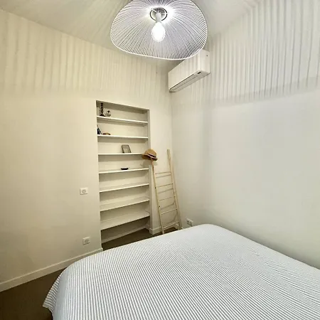 Apartment Cours Napoleon